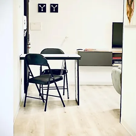 Apartmán Tiny House Next To Metro A *